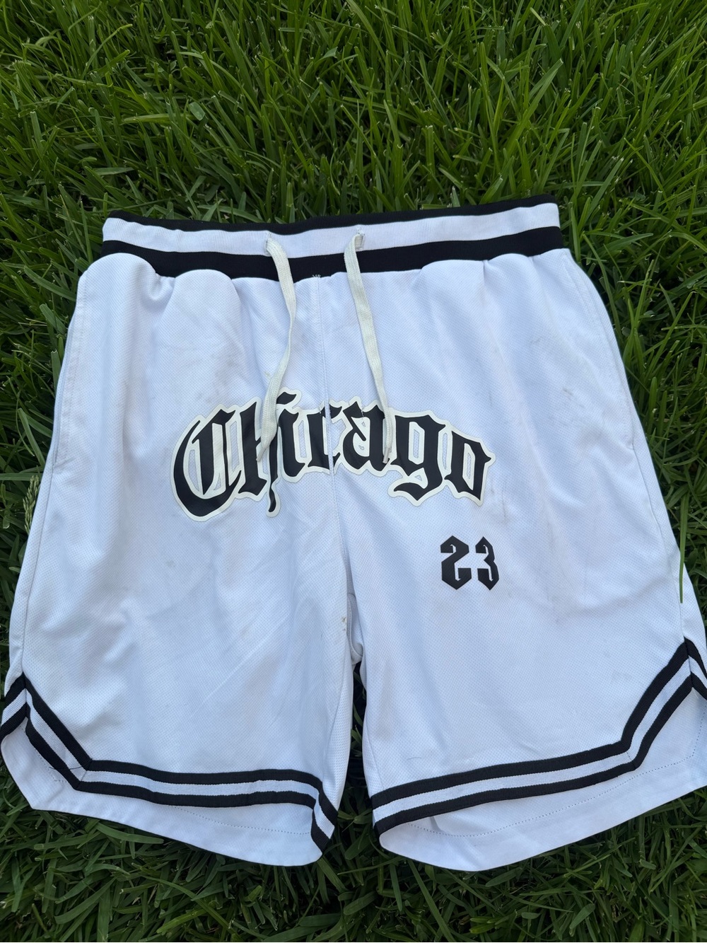 Men’s White Manfinity Chicago Athletic Shorts Size Large